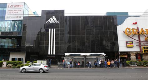 adidas store las vegas